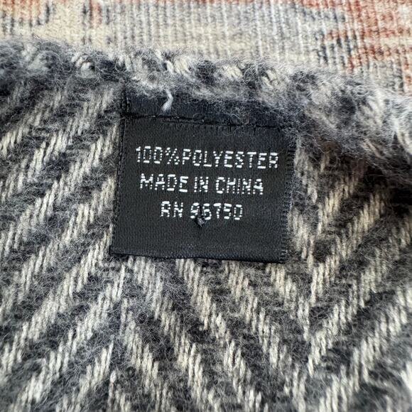 Boutique Gray Herringbone Print Soft Knit Shawl Tunic Poncho Fringe Wrap - Picture 7 of 8